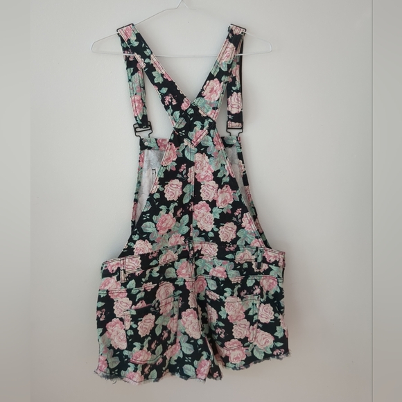 Denim Overalls Shorts - Picture 2 of 4